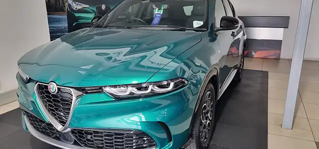 Green 2024 Alfa Romeo Tonale Ti front view