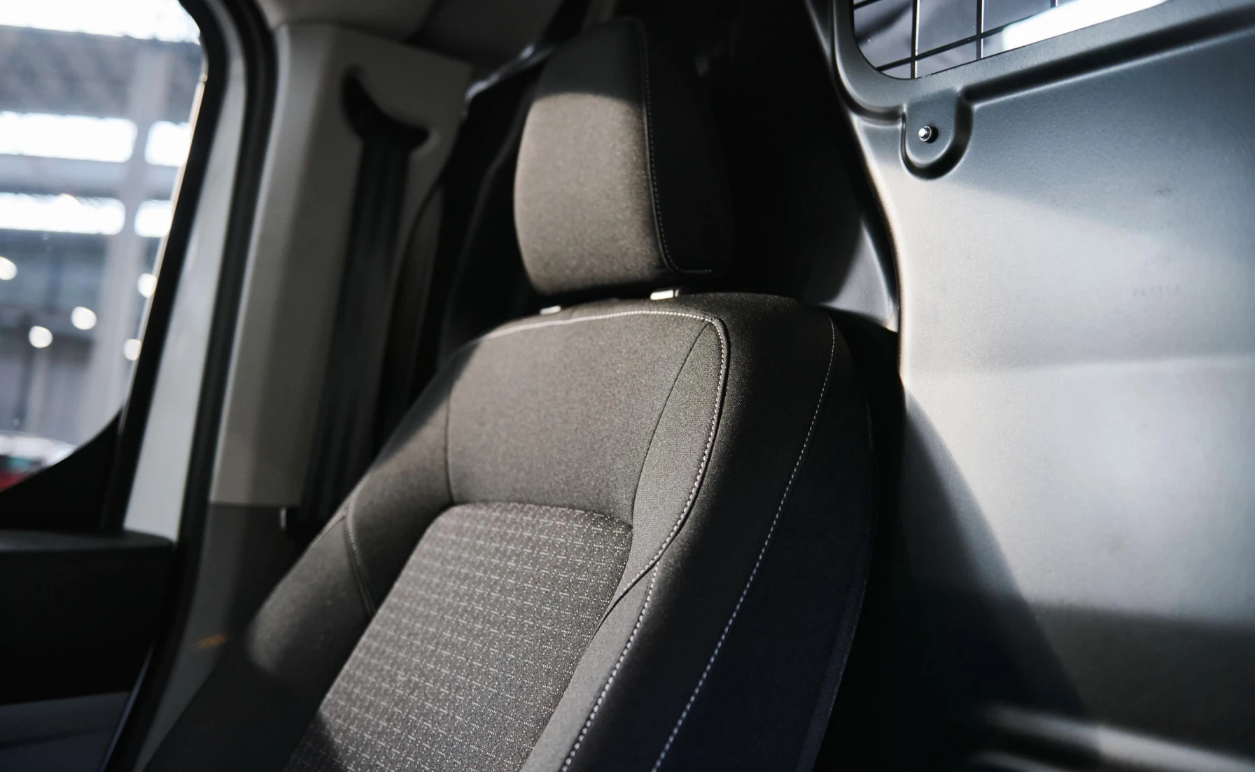 Ford Ford Tourneo Custom 2.0TDCI LWB Trend 8AT Variant Image