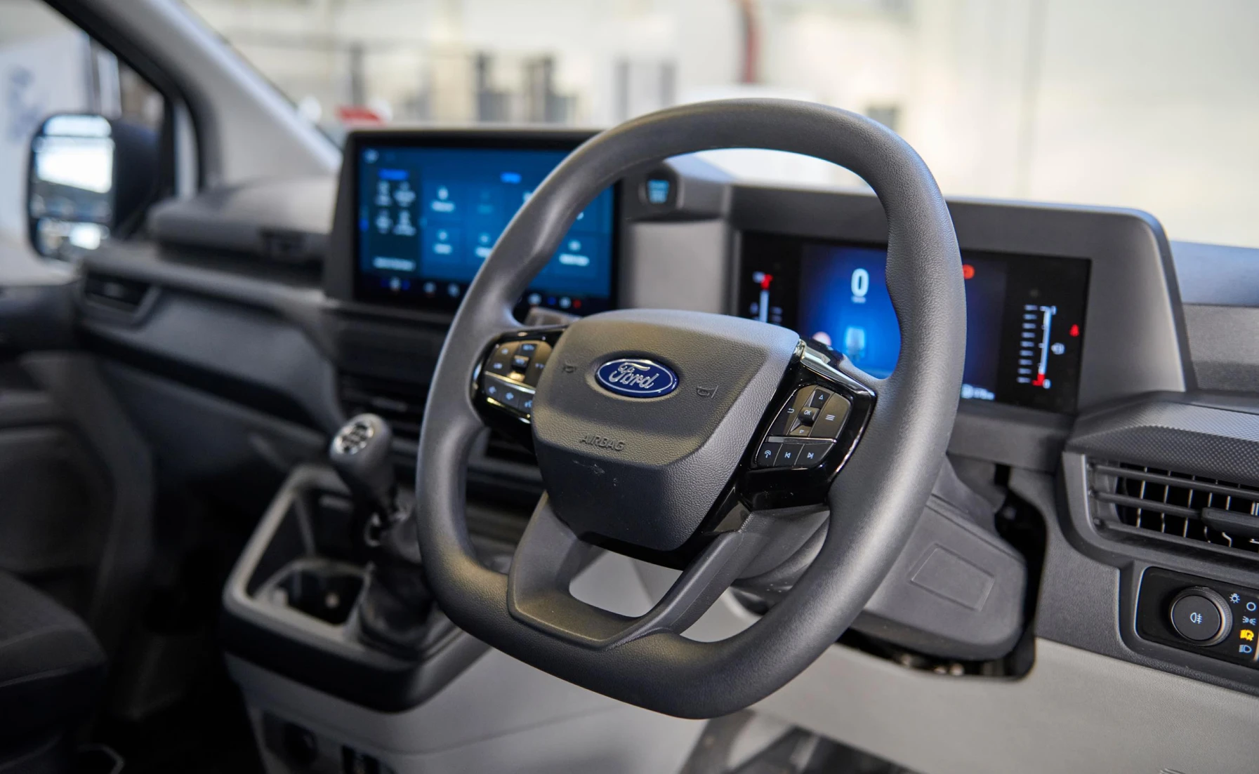 Ford Ford Tourneo Custom 2.0TDCI LWB Trend 8AT Variant Image