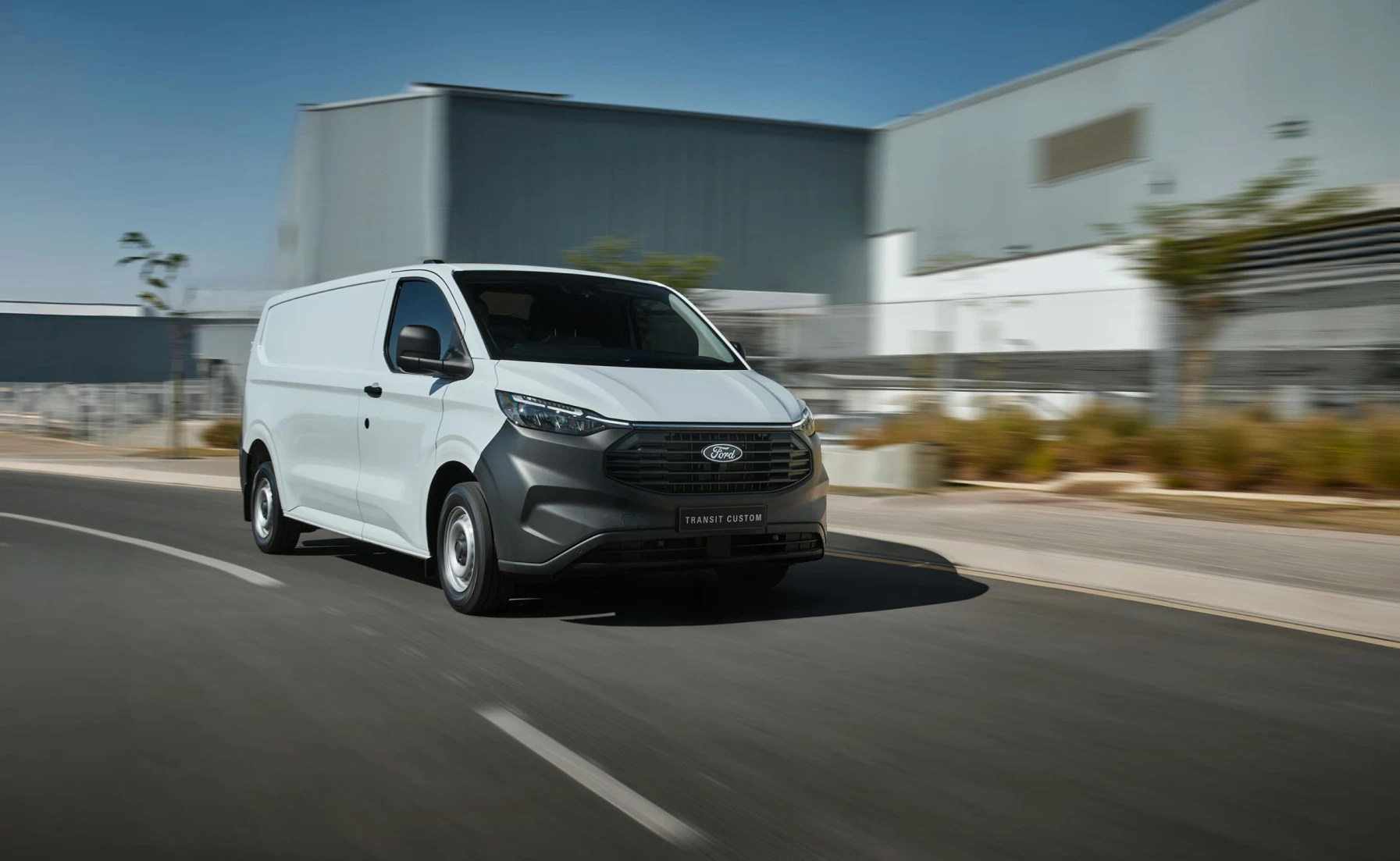 Ford Ford Tourneo Custom 2.0TDCI LWB Trend 8AT Variant Image