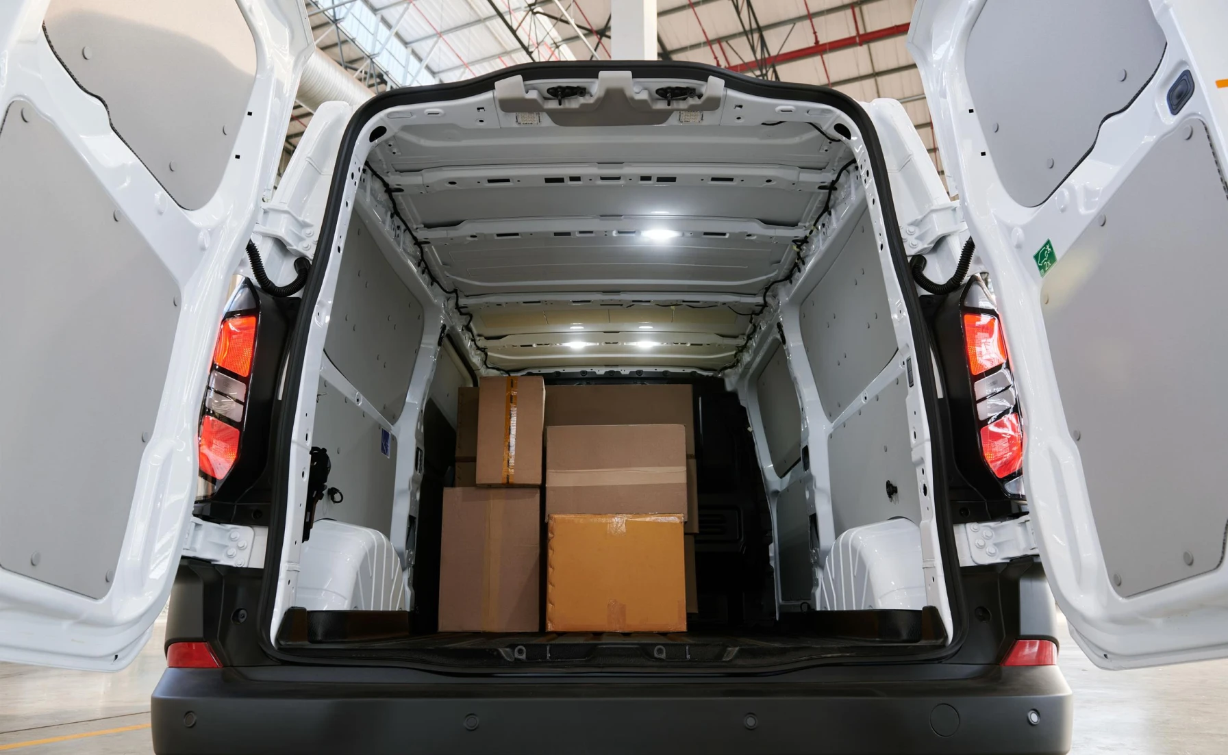 Ford Ford Tourneo Custom 2.0TDCI LWB Trend 8AT Variant Image